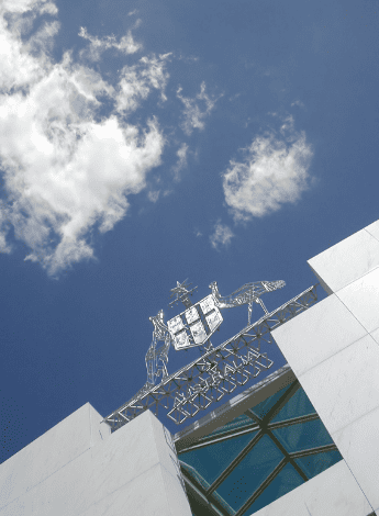 Picture of the outside of the Australian parliament building